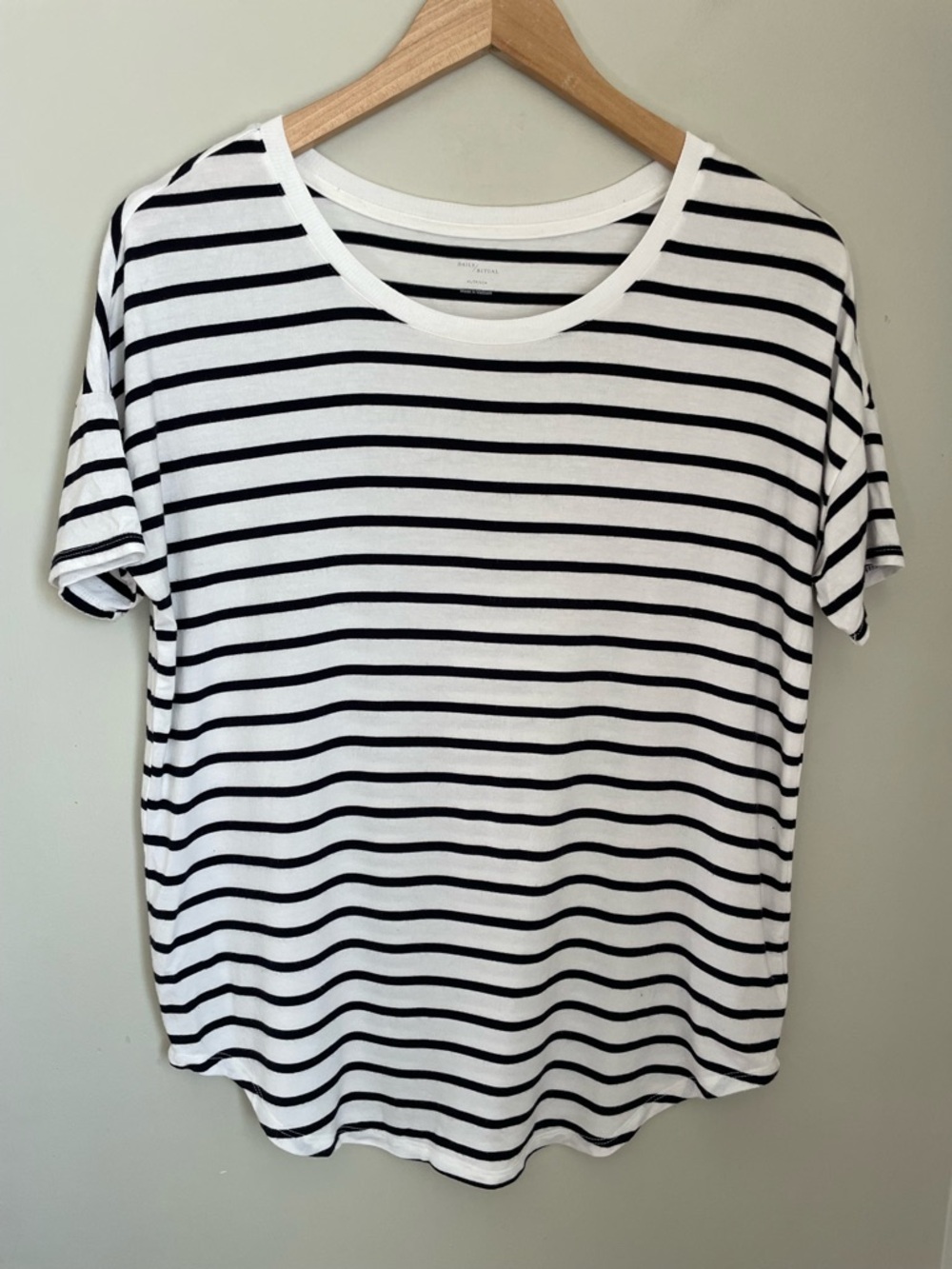 Daily Ritual Striped Relaxed Fit Tee Size XS Casual Athleisure Neutral